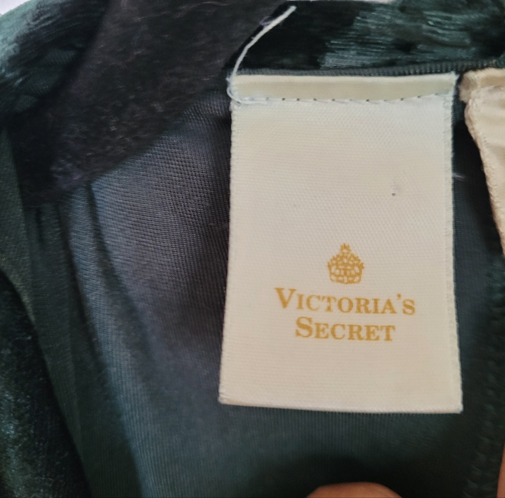 Victoria's Secret Robe Crushed Velvet Wrap Size M-L Emerald Green Moody - Picture 2 of 10
